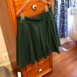 Pleated Kelly green skirt